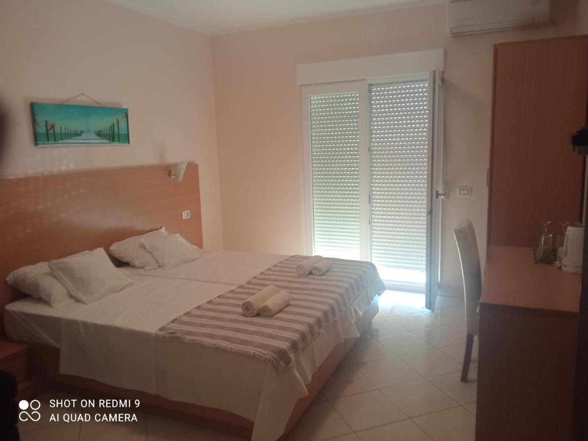 Apartments Lux Lukic Утьеха Экстерьер фото